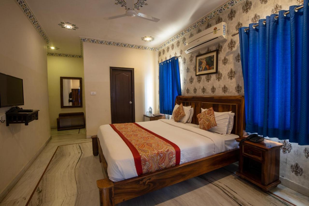 Hotel Royal Pratap Niwas Udajpur Zewnętrze zdjęcie