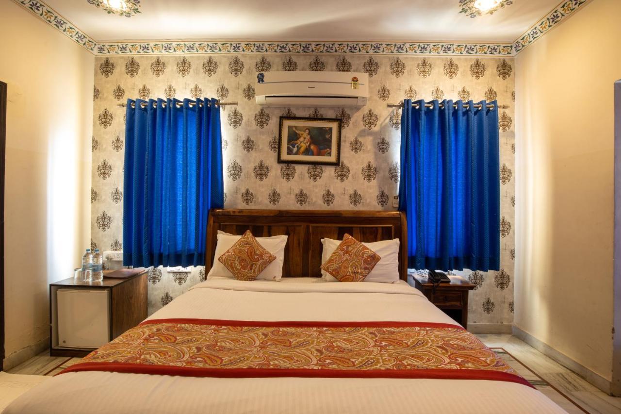 Hotel Royal Pratap Niwas Udajpur Zewnętrze zdjęcie