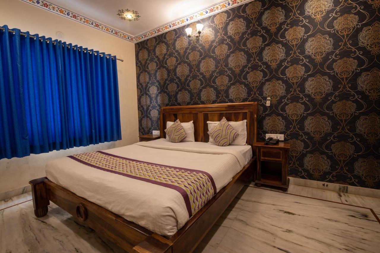 Hotel Royal Pratap Niwas Udajpur Zewnętrze zdjęcie