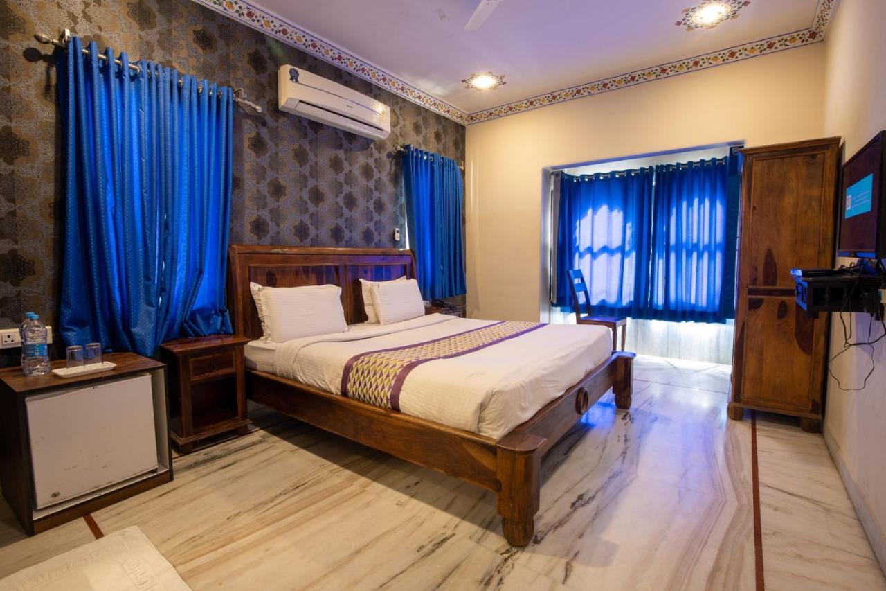 Hotel Royal Pratap Niwas Udajpur Zewnętrze zdjęcie