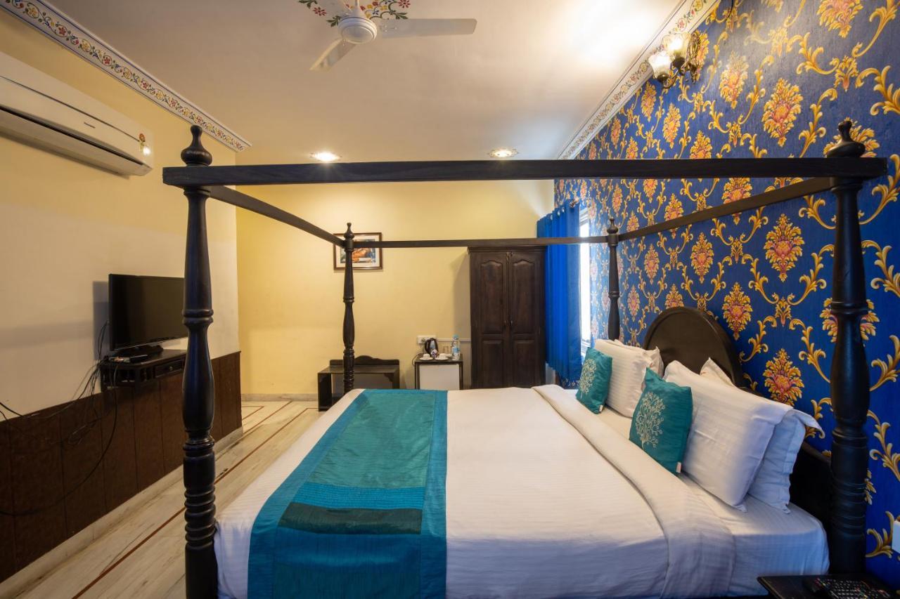Hotel Royal Pratap Niwas Udajpur Zewnętrze zdjęcie