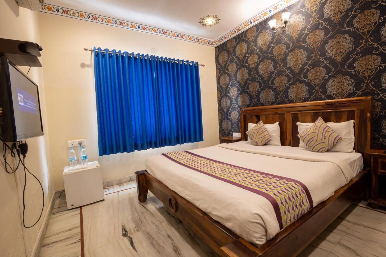 Hotel Royal Pratap Niwas Udajpur Zewnętrze zdjęcie