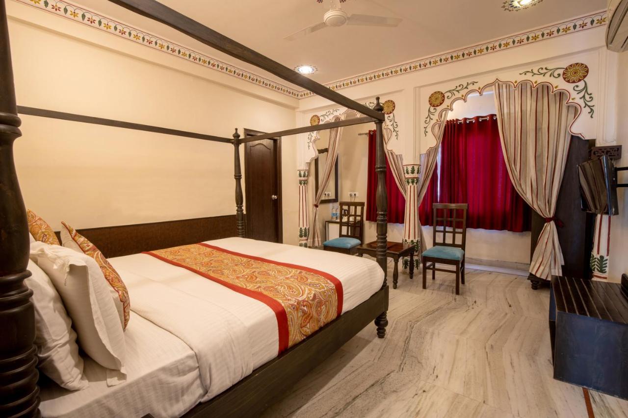 Hotel Royal Pratap Niwas Udajpur Zewnętrze zdjęcie