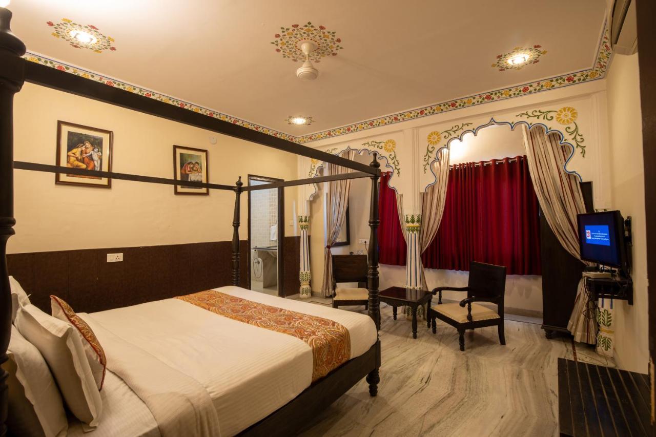 Hotel Royal Pratap Niwas Udajpur Zewnętrze zdjęcie