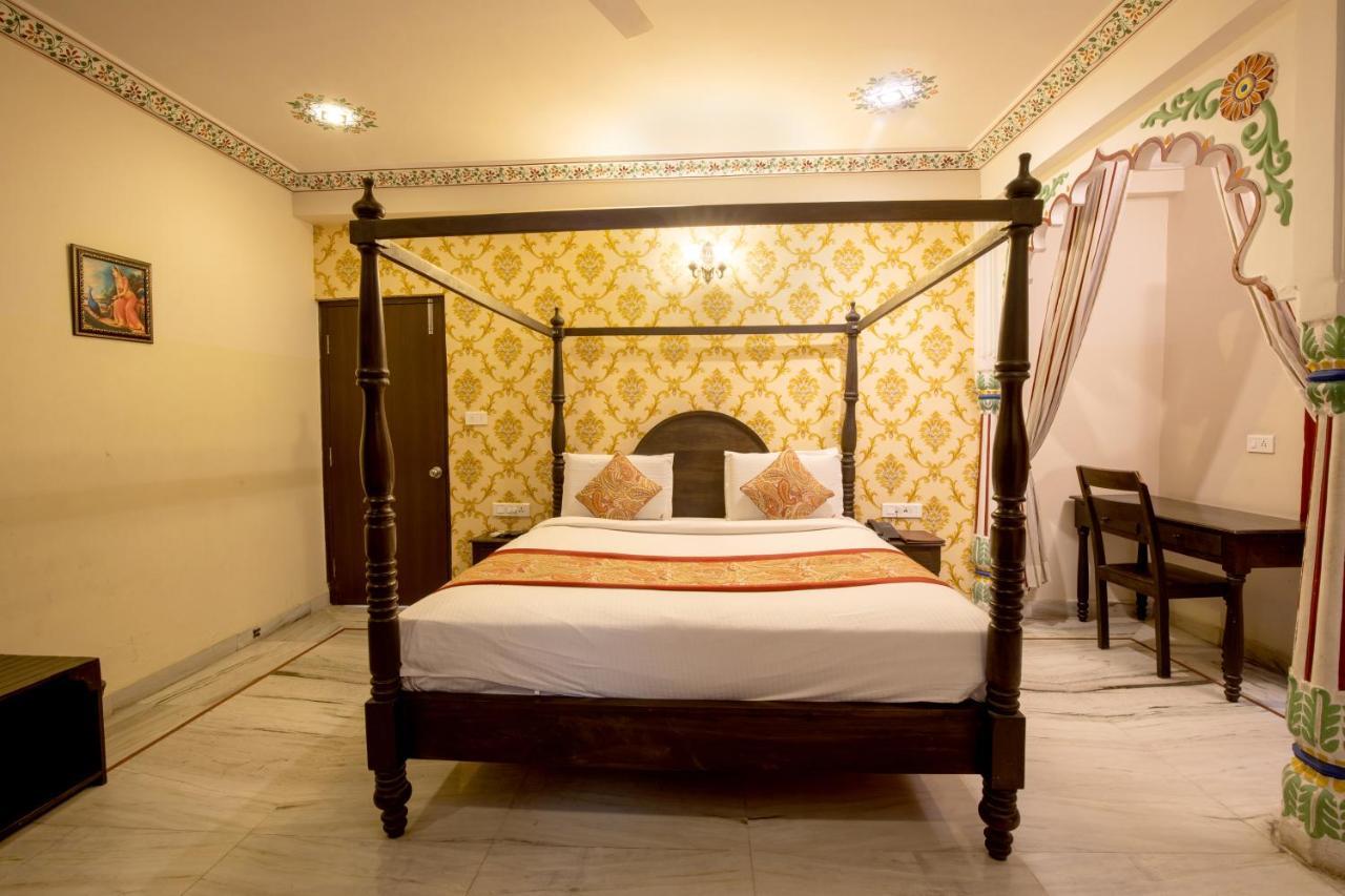 Hotel Royal Pratap Niwas Udajpur Zewnętrze zdjęcie