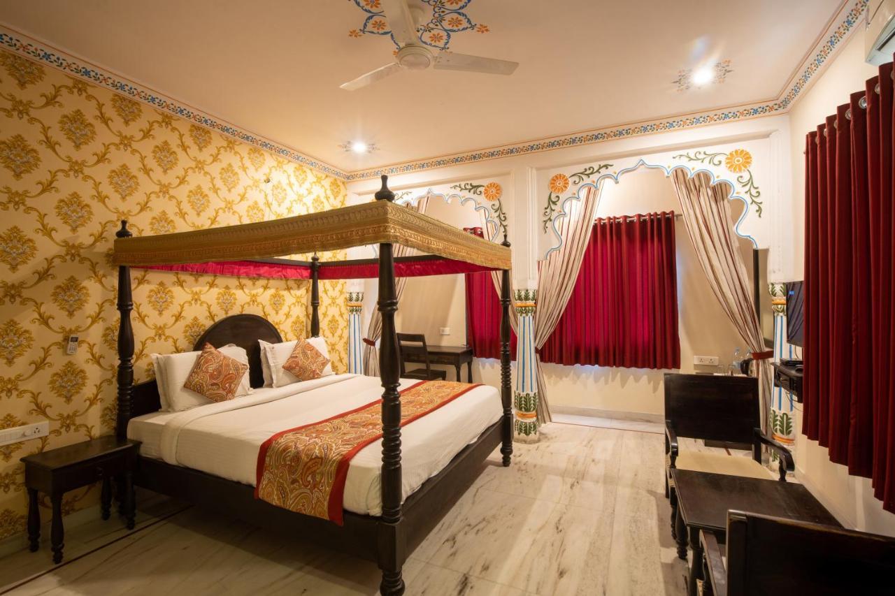 Hotel Royal Pratap Niwas Udajpur Zewnętrze zdjęcie