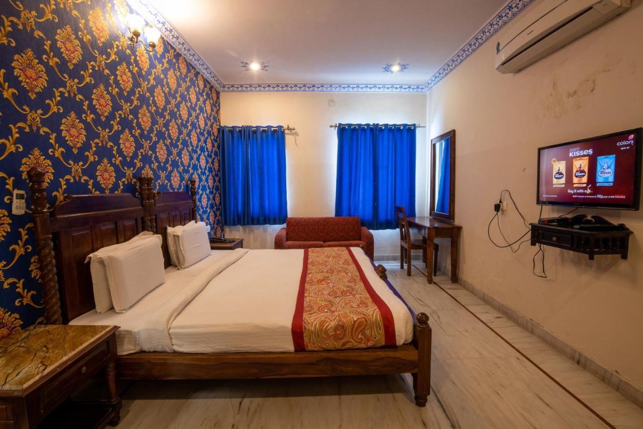 Hotel Royal Pratap Niwas Udajpur Zewnętrze zdjęcie