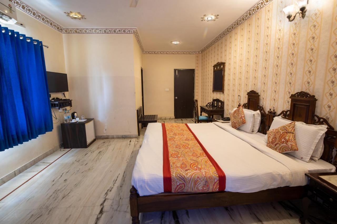 Hotel Royal Pratap Niwas Udajpur Zewnętrze zdjęcie
