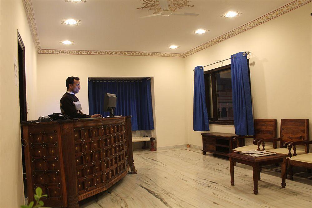 Hotel Royal Pratap Niwas Udajpur Zewnętrze zdjęcie