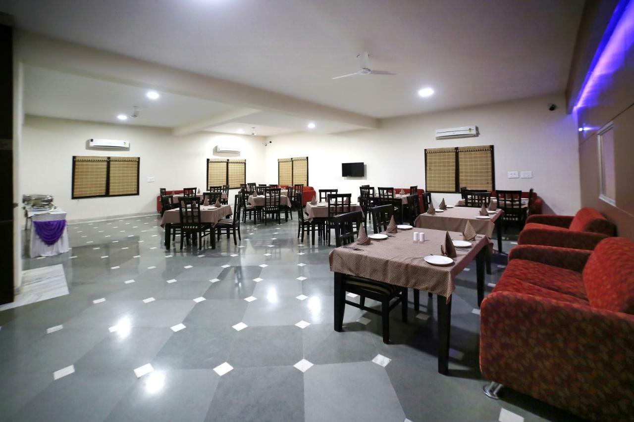 Hotel Royal Pratap Niwas Udajpur Zewnętrze zdjęcie