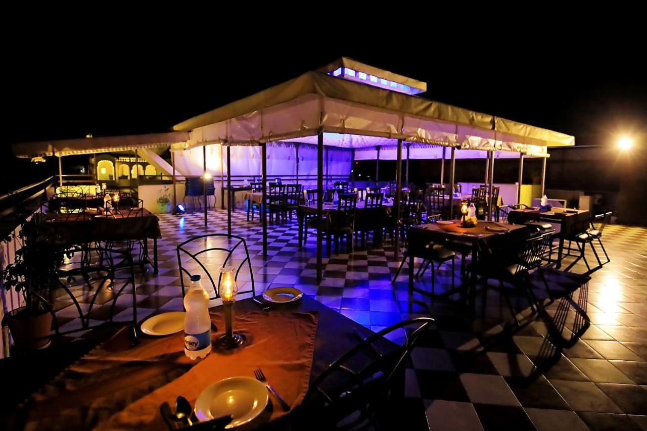 Hotel Royal Pratap Niwas Udajpur Zewnętrze zdjęcie