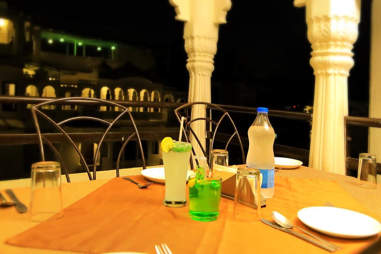 Hotel Royal Pratap Niwas Udajpur Zewnętrze zdjęcie
