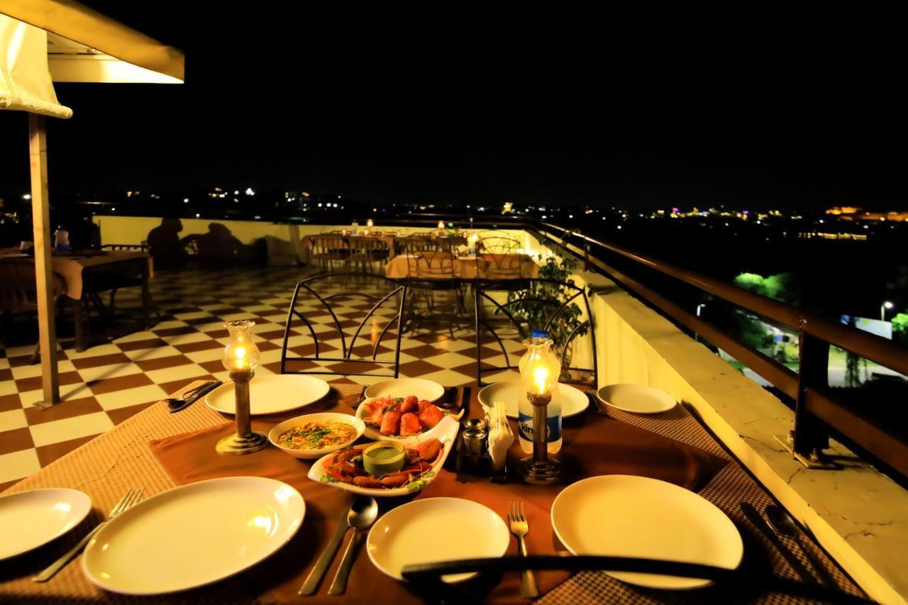 Hotel Royal Pratap Niwas Udajpur Zewnętrze zdjęcie